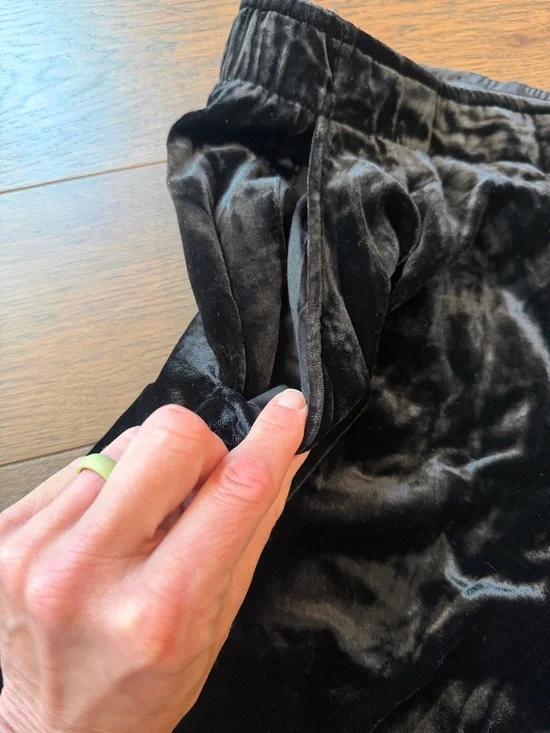 Anthropologie Crushed Velvet High-Rise Wide-Leg Black Trouser - Large - C30-035 - Picture 8 of 13